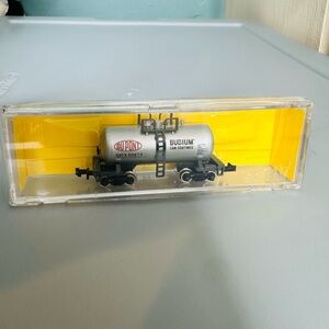 ATLAS N DUPONT DU PONT BUDIUM 62679 BEER CAN TANK CAR W/ ACCUMATE COUPLERS 3243